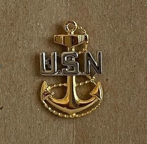 Vintage Vanguard USN Navy Anchor Lapel Pin Military Memorabilia 1"x1.25"